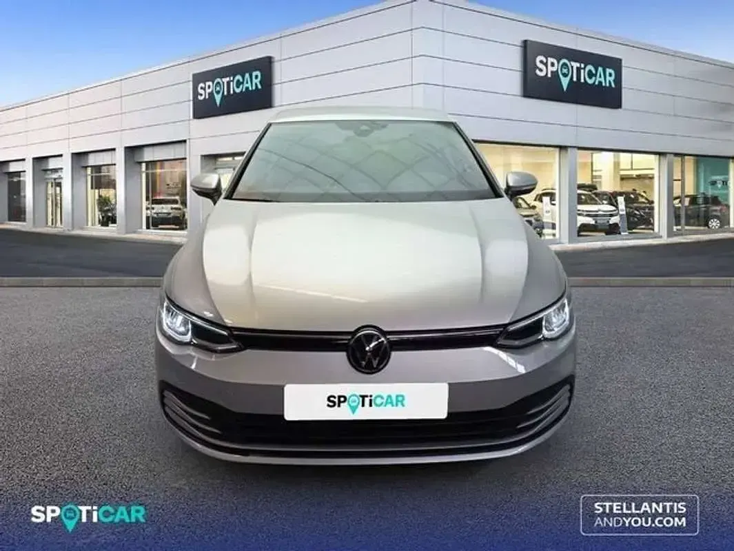 Usado VW Golf VIII Life 116 CV (85 kW) 2021 Gris Utilitario