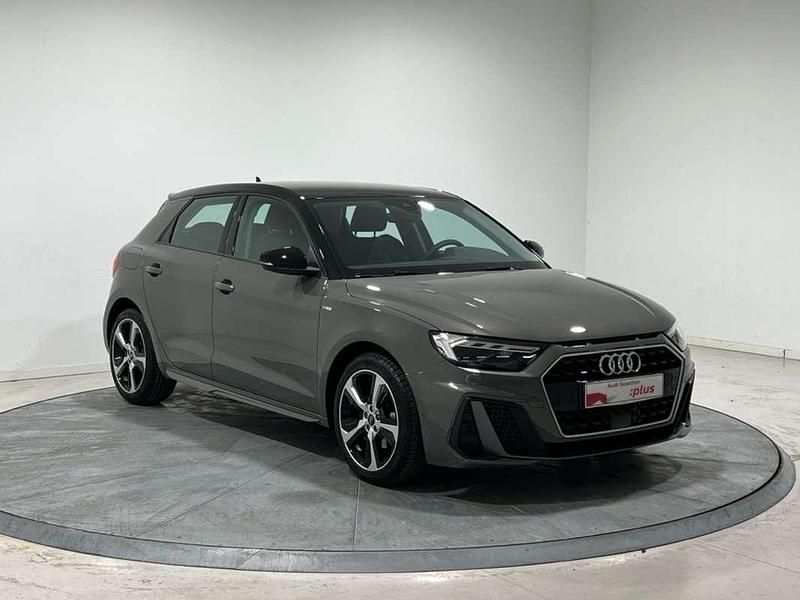 Usado Audi A1 Sportback 116 CV (85 kW) 2025 Gris Utilitario
