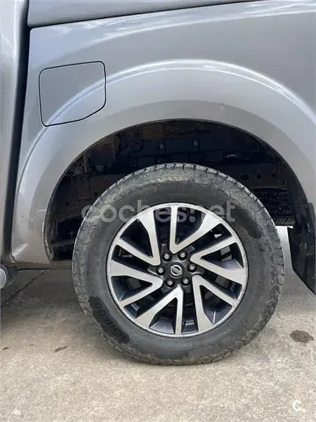 Usado Nissan Navara 190 CV (139 kW) 2017 Gris / plata Pickup/Camioneta