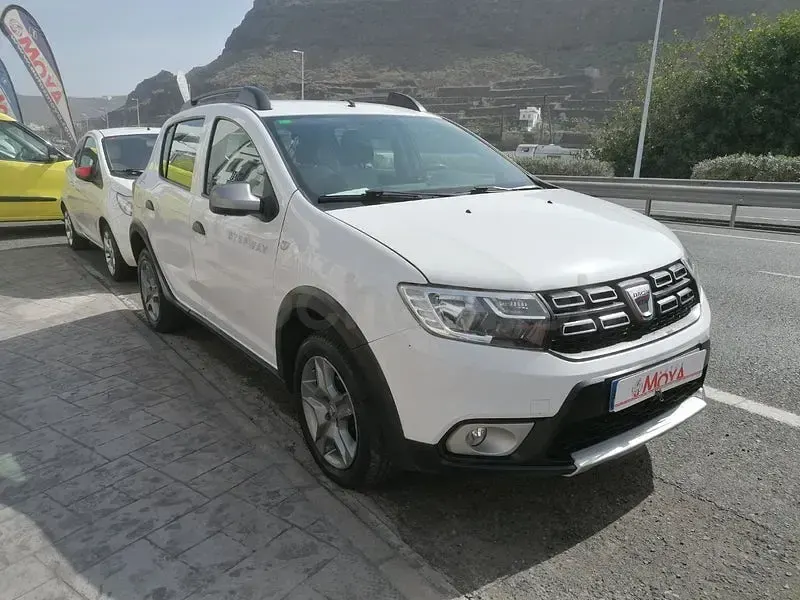 Usado Dacia Sandero Stepway 90 CV (66 kW) 2017 Blanco Berlina