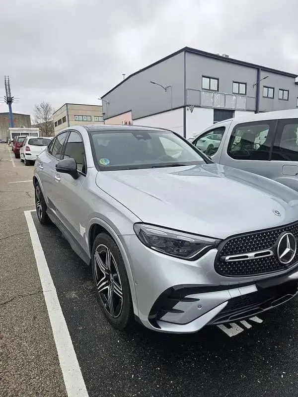 Usado Mercedes GLC200 204 CV (150 kW) 2025 Gris SUV