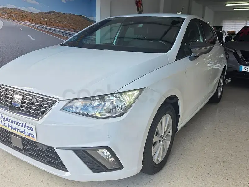 Usado Seat Ibiza XCELLENCE 110 CV (80 kW) 2021 Blanco Utilitario