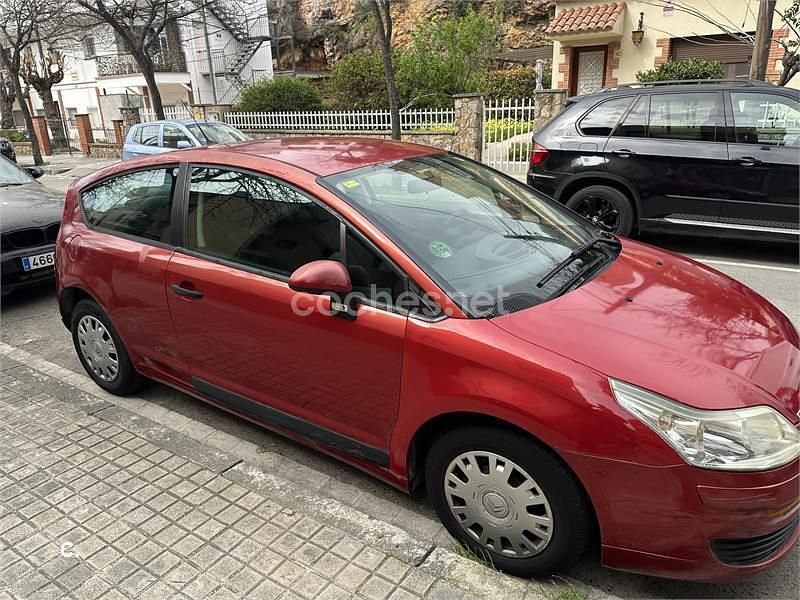 Usado Citroën C4 90 CV (66 kW) 2006 Granate Berlina