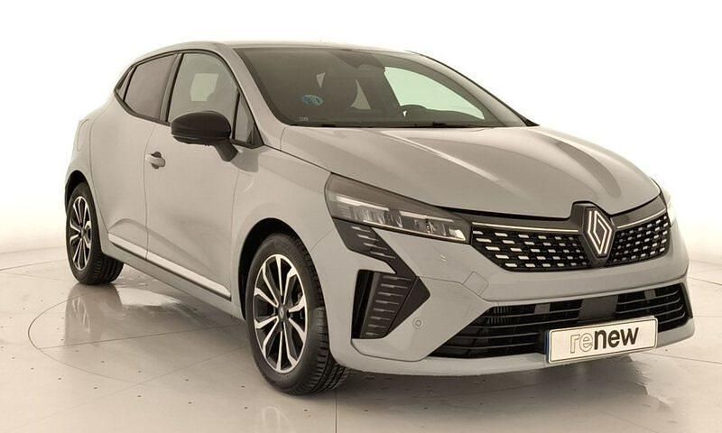 Usado Renault Clio V Techno 100 CV (73 kW) 2025 Gris Berlina