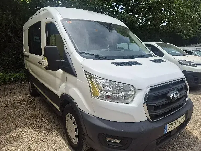 Usado Ford Transit Trend 131 CV (96 kW) 2021 Blanco Berlina