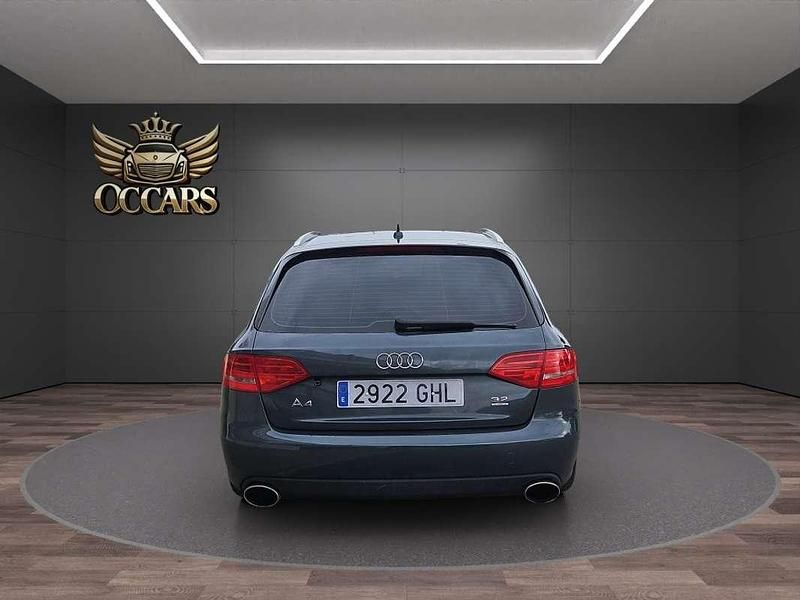 Usado Audi A4 265 CV (194 kW) 2008 Gris Familiar