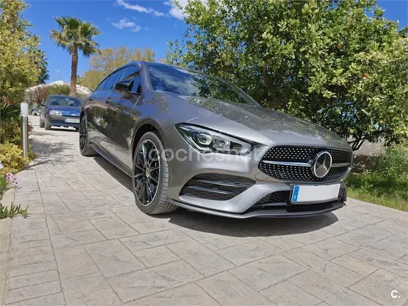 Usado Mercedes CLA250e Shooting Brake 218 CV (160 kW) 2022 Gris / plata Familiar