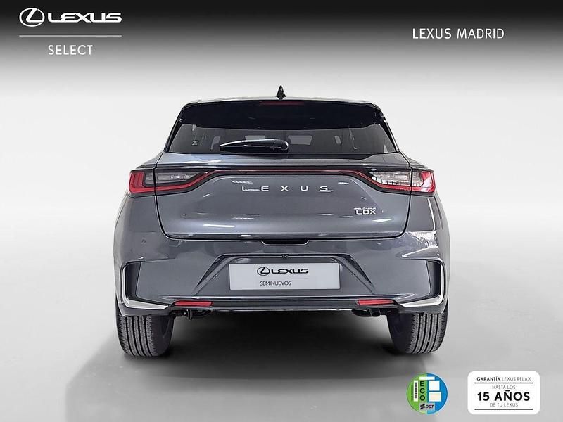 Usado Lexus LBX 136 CV (100 kW) 2025 Gris SUV