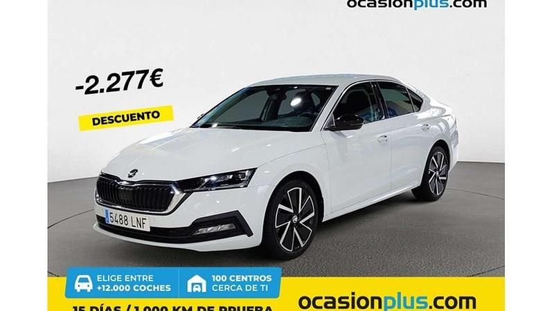 Blanco Usado 2021 Skoda Octavia Ambition Utilitario | 17.955 € (Precio justo) - Imagen 1/4