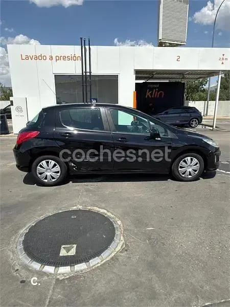 Usado Peugeot 308 Business-Line 90 CV (66 kW) 2010 Negro Berlina