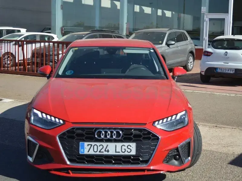 Usado Audi A4 S-Line 136 CV (100 kW) 2020 Rojo Berlina