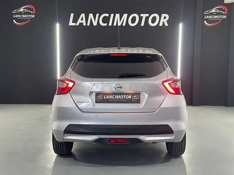 Usado Nissan Micra N-Connecta 100 CV (73 kW) 2019 Gris / plata Utilitario