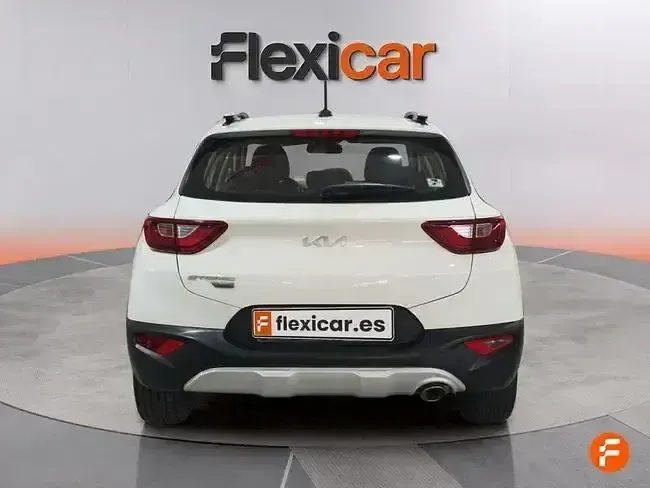Usado Kia Stonic 100 CV (73 kW) 2021 Blanco SUV