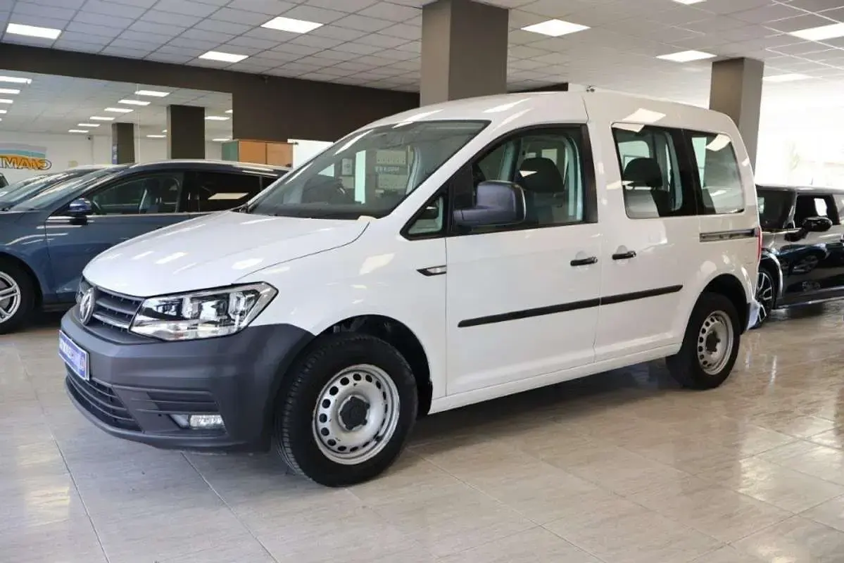 Usado VW Caddy Edition 110 CV (80 kW) 2020 Blanco Monovolumen