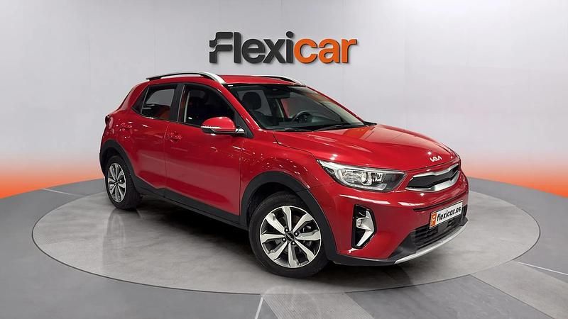 Usado Kia Stonic 100 CV (73 kW) 2024 Rojo SUV