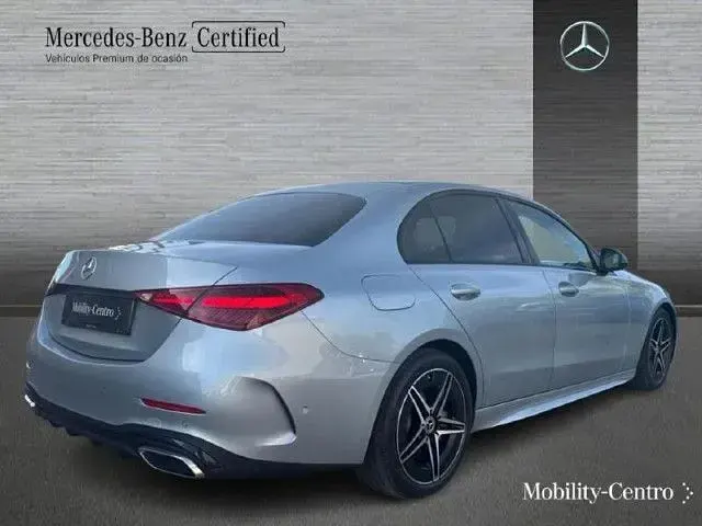 Usado Mercedes C220 200 CV (147 kW) 2025 Plata hightech Berlina
