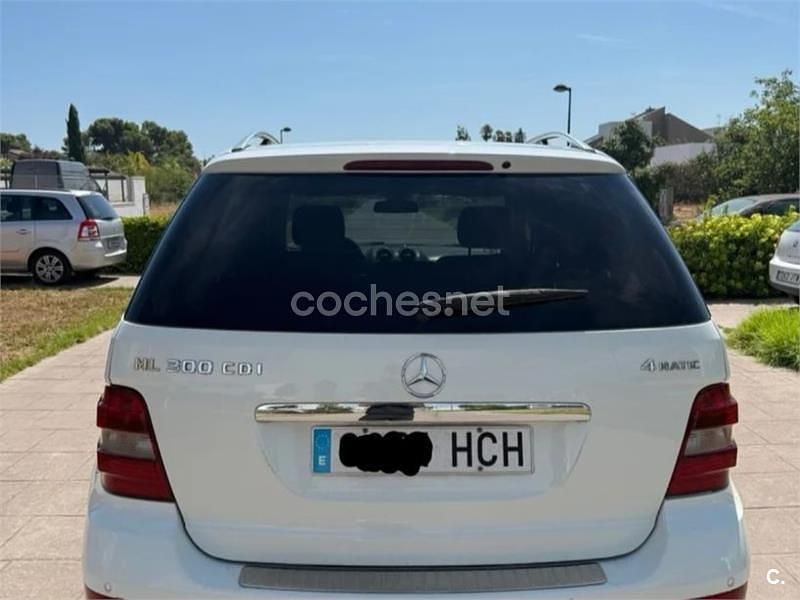 Usado Mercedes ML300 190 CV (139 kW) 2011 Blanco SUV