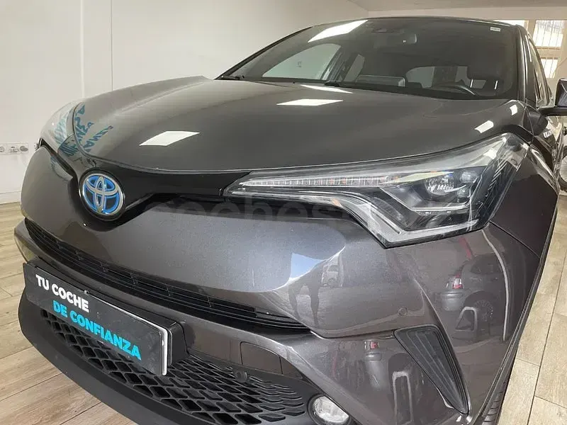 Usado Toyota C-HR Plus 122 CV (89 kW) 2017 Gris / plata SUV