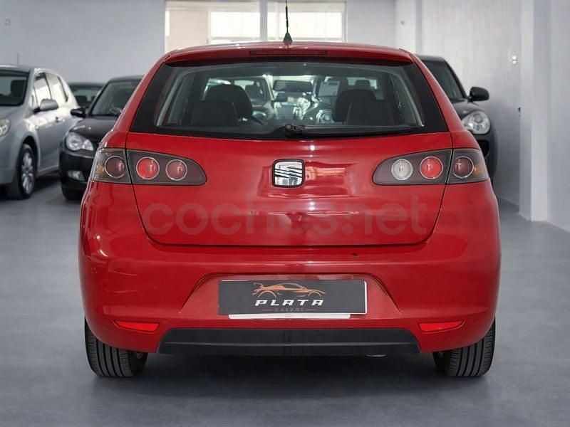 Usado Seat Ibiza 85 HP (62 kW) 2006 Vermelho Citadino