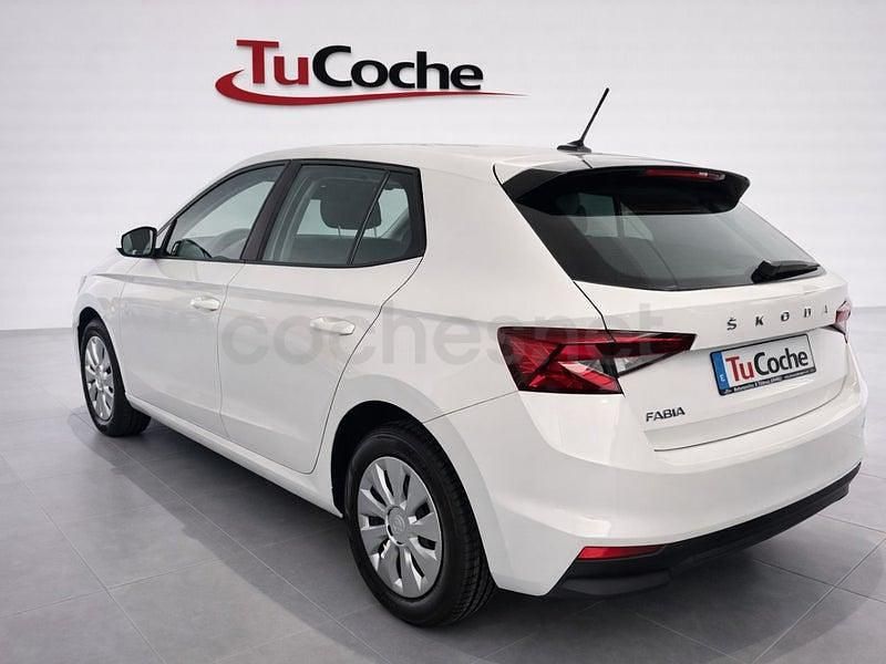 Usado Skoda Fabia Ambition 95 CV (69 kW) 2022 Blanco Utilitario