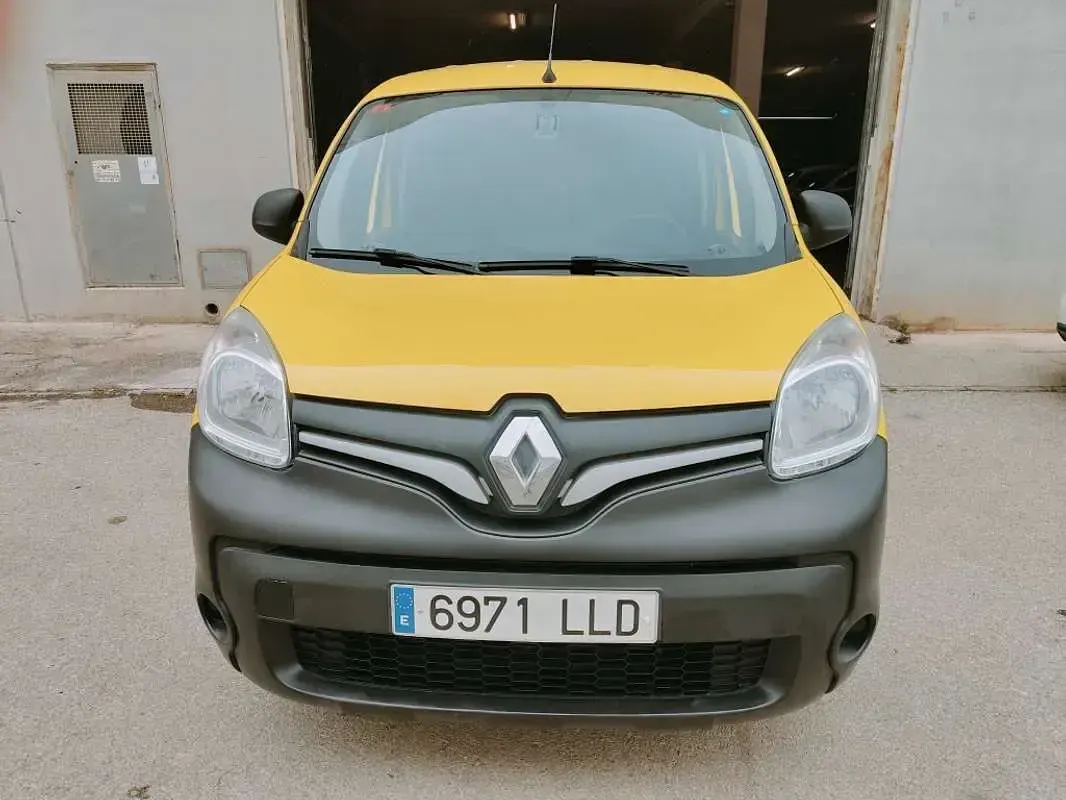 Usado Renault Kangoo 95 CV (69 kW) 2021 Amarillo Monovolumen
