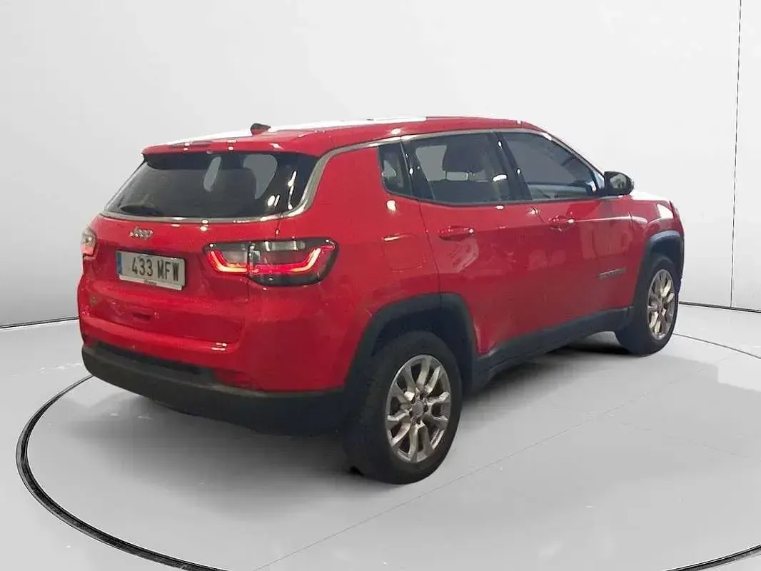 Usado Jeep Compass Night Eagle 129 CV (94 kW) 2023 Rojo SUV