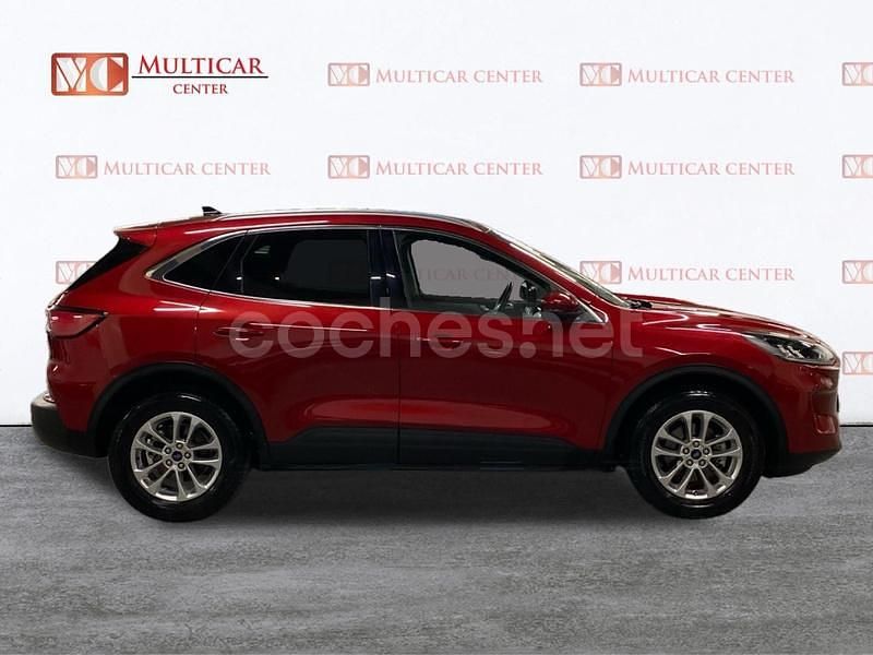 Usado Ford Kuga Titanium 150 CV (110 kW) 2021 Rojo SUV
