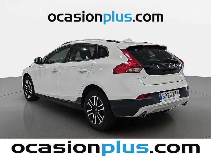 Usado Volvo V40 CC Plus 120 CV (88 kW) 2019 Blanco Familiar
