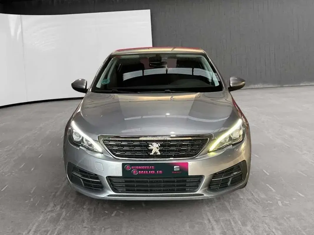Usado Peugeot 308 Active 120 CV (88 kW) 2017 Gris Utilitario