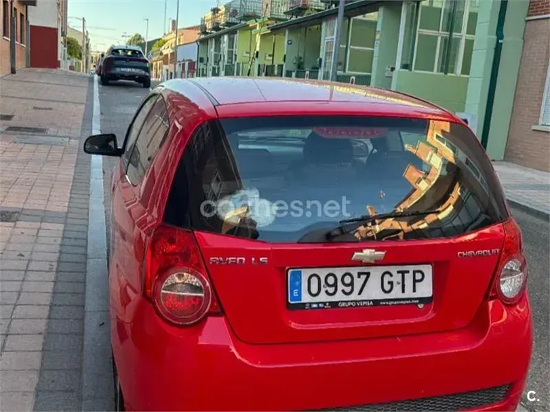 Usado Chevrolet Aveo LS 84 CV (61 kW) 2010 Rojo Berlina