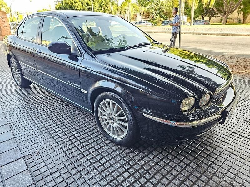 Usado Jaguar X-type Executive 130 CV (95 kW) 2006 Gris Berlina