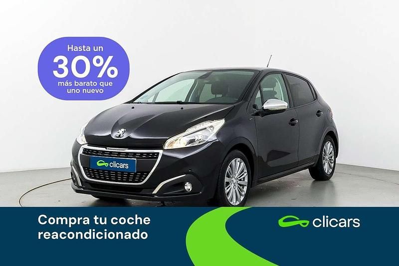 Usado Peugeot 208 Signature Sky 83 CV (61 kW) 2019 Negro Utilitario