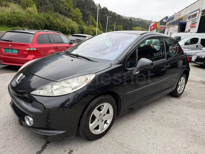 Usado Peugeot 207 75 CV (55 kW) 2007 Negro Berlina