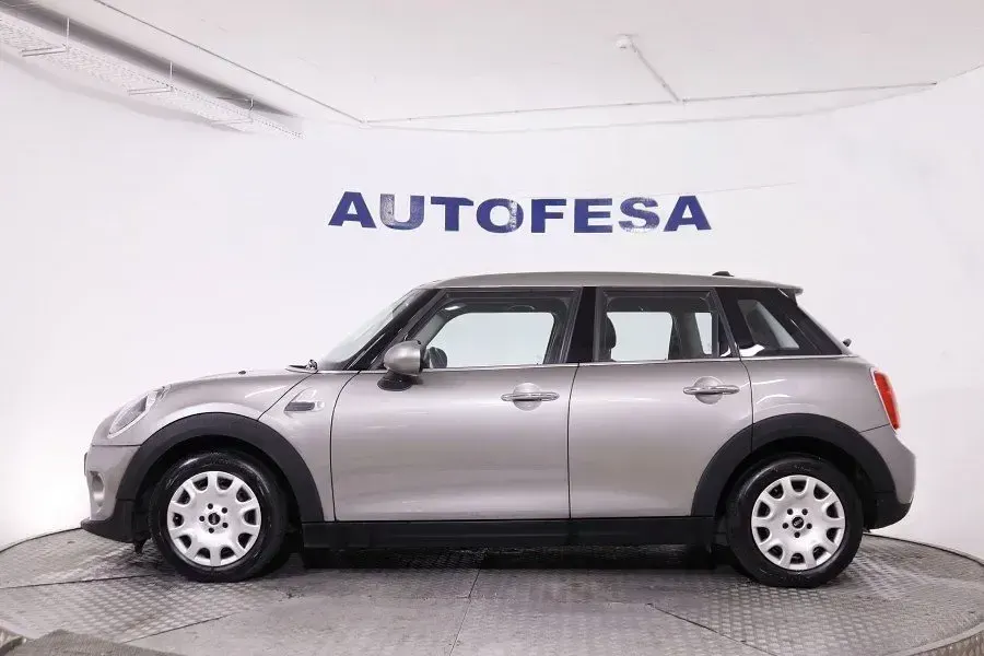 Usado Mini ONE 102 CV (75 kW) 2018 Gris Utilitario