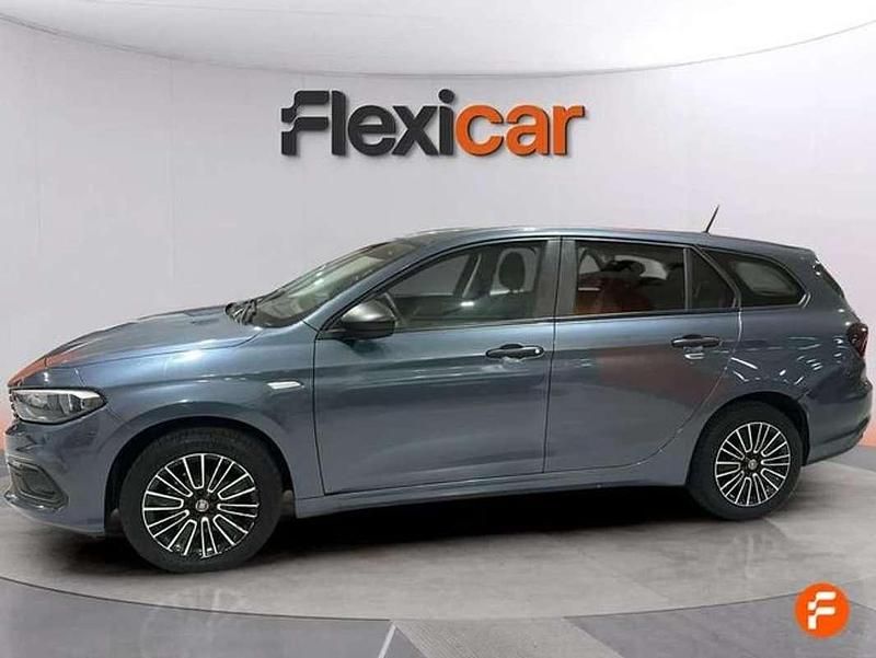 Usado Fiat Tipo 131 CV (96 kW) 2022 Gris Familiar