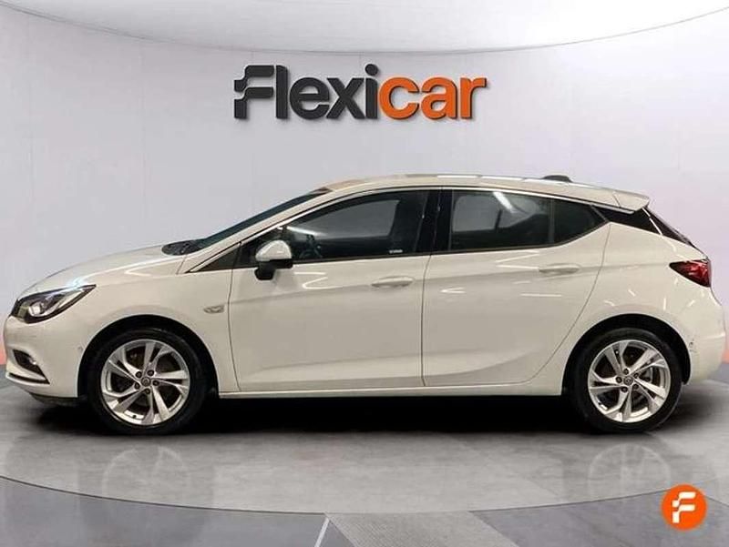 Usado Opel Astra Excellence 136 CV (100 kW) 2016 Blanco Utilitario