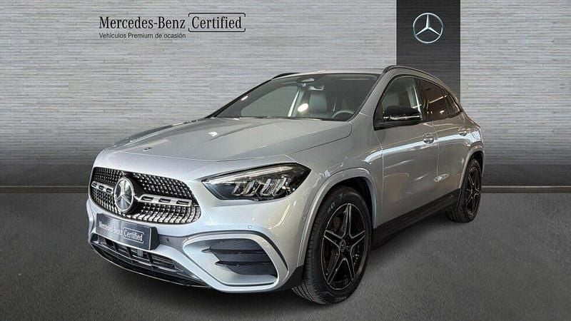 Usado Mercedes GLA200 150 HP (110 kW) 2026 Cinzento SUV