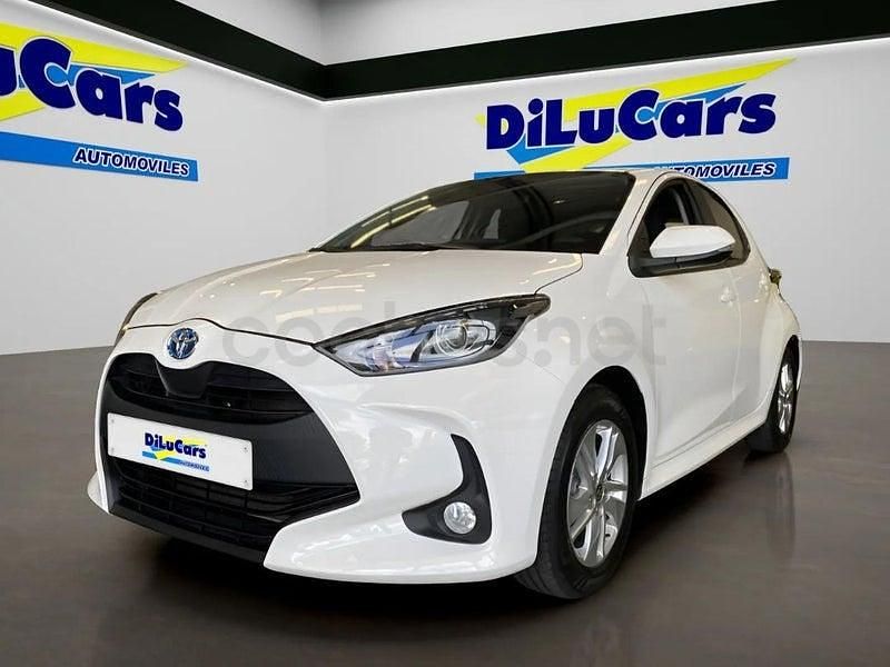 Usado Toyota Yaris Hybrid Business Edition 116 CV (85 kW) 2022 Blanco Berlina