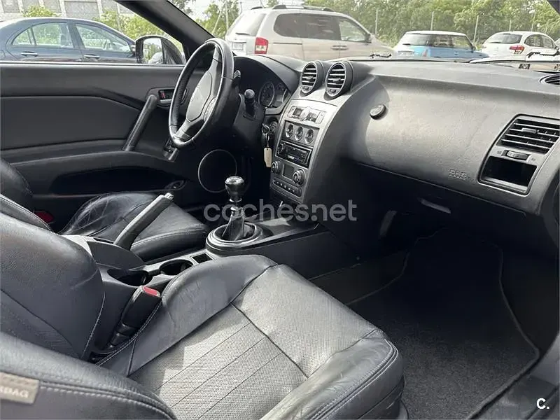 Usado Hyundai Coupé 165 CV (121 kW) 2010 Negro Coupe