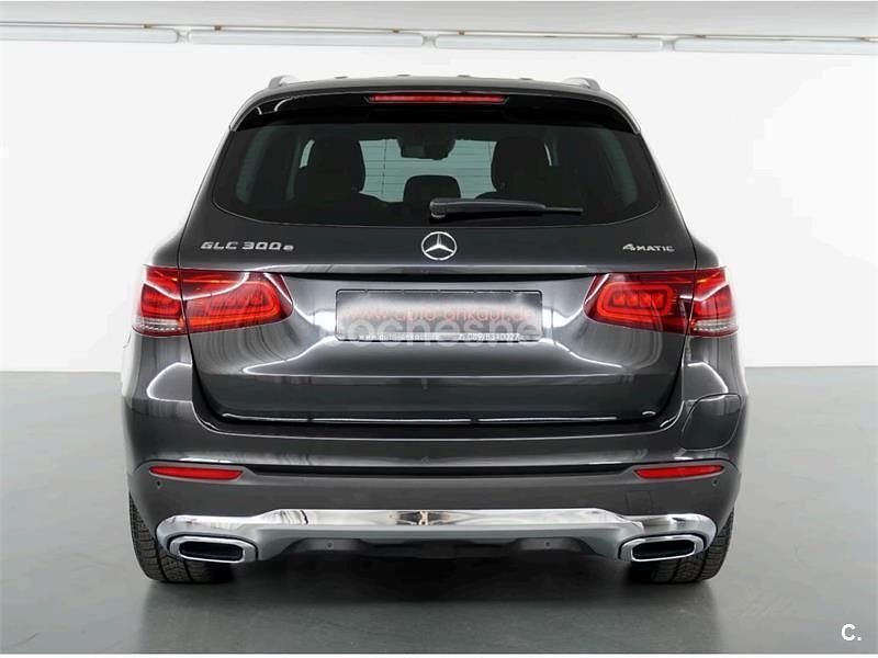 Usado Mercedes GLC300e 320 CV (235 kW) 2020 Gris / plata SUV