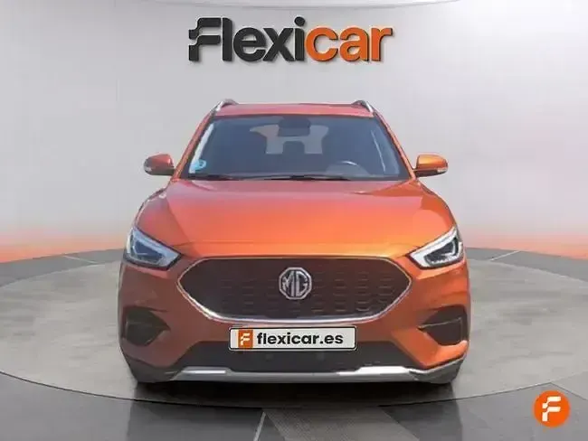 Usado MG ZS Comfort 106 CV (77 kW) 2022 Naranja Berlina