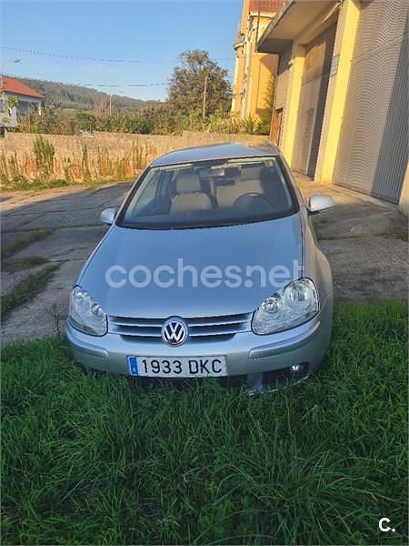 Gris / plata Usado 2005 VW Golf IV Highline Berlina | 2000 € (Super precio) - Imagen 1/4