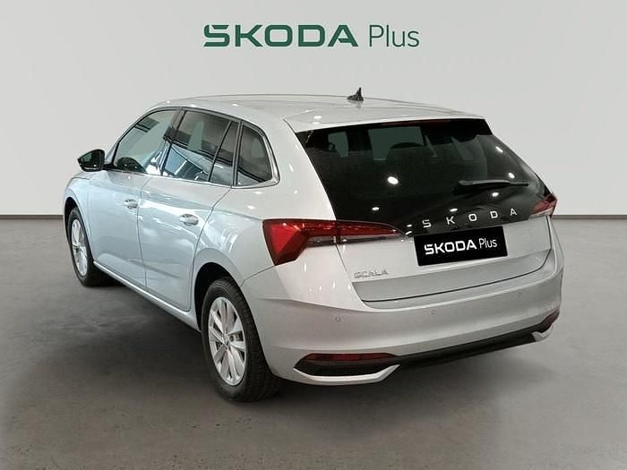 Gris plata Nuevo 2024 Skoda Scala Selection Utilitario | 23.190 € (Precio justo) - Imagen 1/4