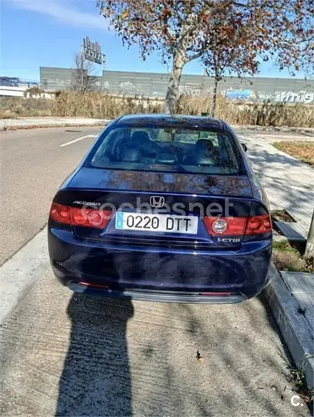 Usado Honda Accord Executive 140 CV (102 kW) 2005 Azul Berlina