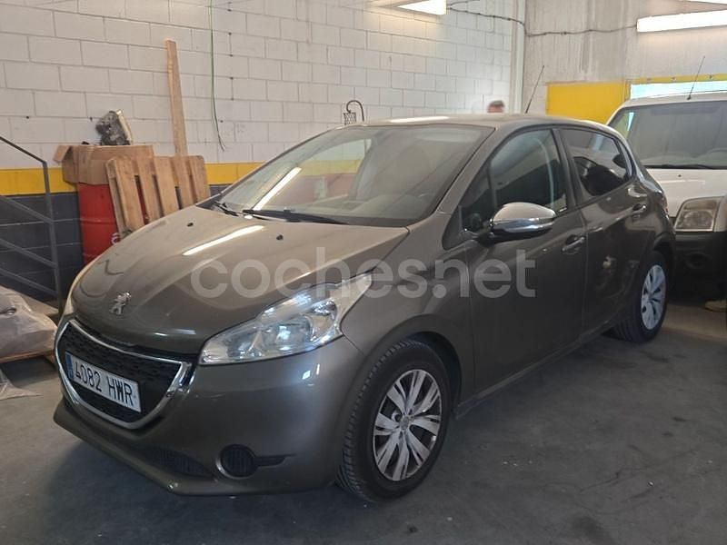 Usado Peugeot 208 Active 68 CV (50 kW) 2012 Beige Utilitario