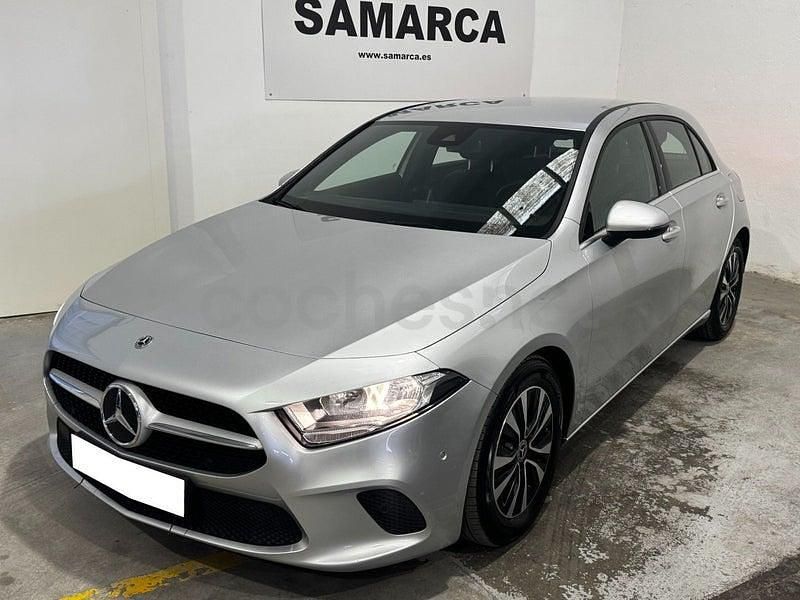 Usado Mercedes A180 116 CV (85 kW) 2019 Gris / plata Berlina