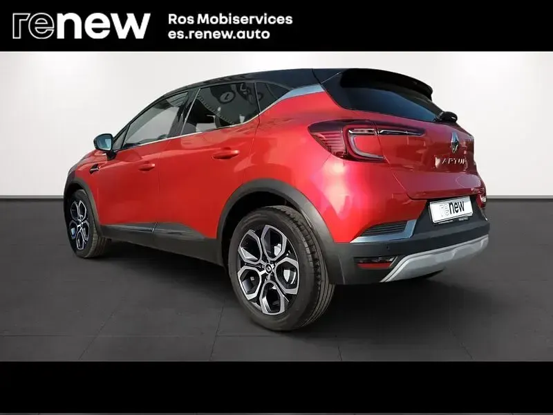 Usado Renault Captur 140 CV (102 kW) 2022 Rojo SUV