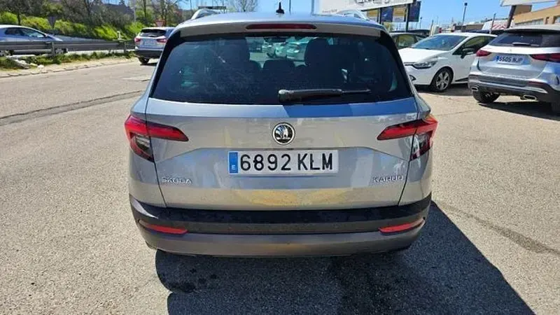 Usado Skoda Karoq Style 150 CV (110 kW) 2018 Gris / plata SUV
