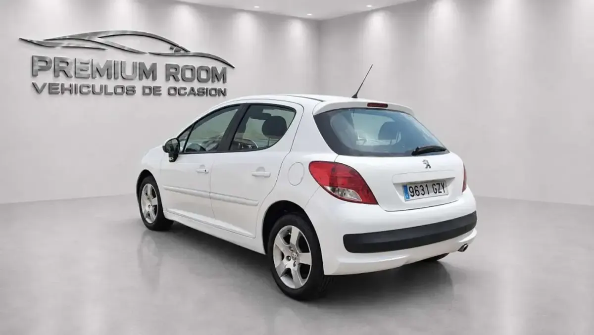 Usado Peugeot 207 Sport 92 CV (67 kW) 2011 Blanco Utilitario