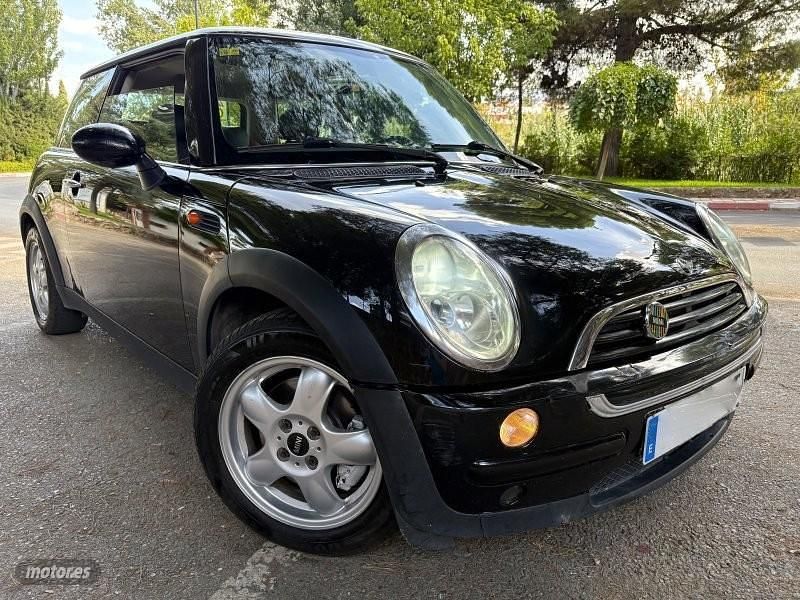 Negro Usado 2005 Mini Cooper Coupé Coupe | 3300 € - Imagen 1/4